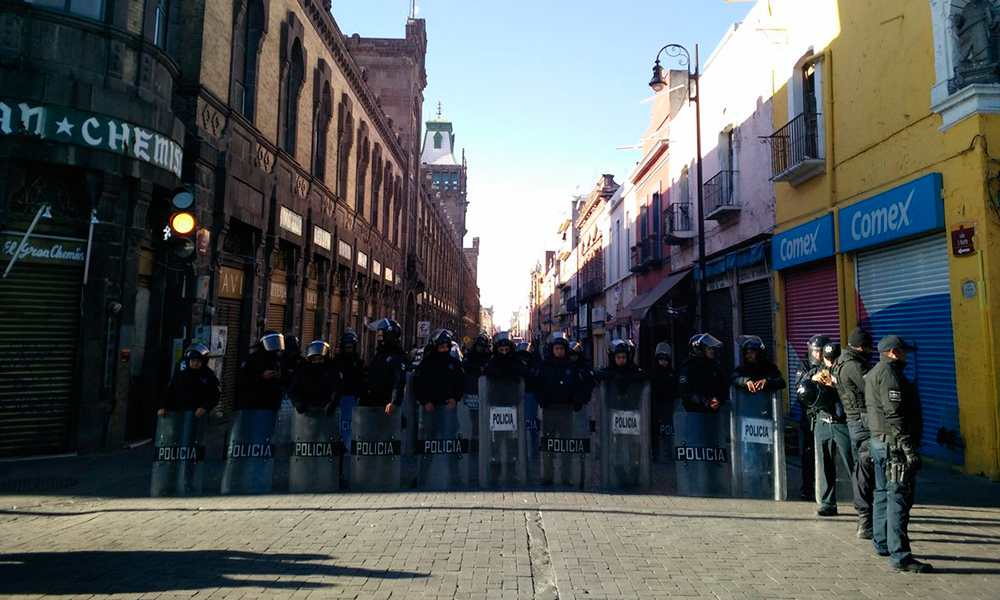 policias cierran centro de puebla para evitar regreso de ambulantes 320d8926c63318adcab1a558e89ba828