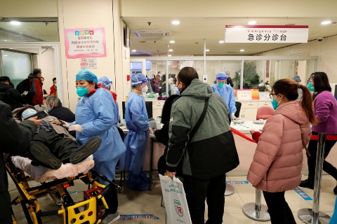 2022-12-27t105809z_1925036039_rc26ey93g7d2_rtrmadp_3_health-coronavirus-china.jpg_1014274486