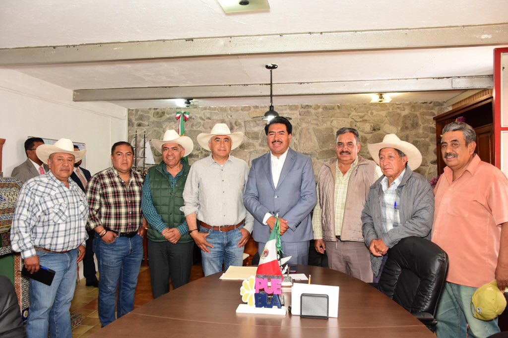 aquino limon mesa trabajo produc