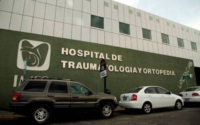 Trasladan a Puebla a único sobreviviente de explosión en Xaloztoc, Tlaxcala