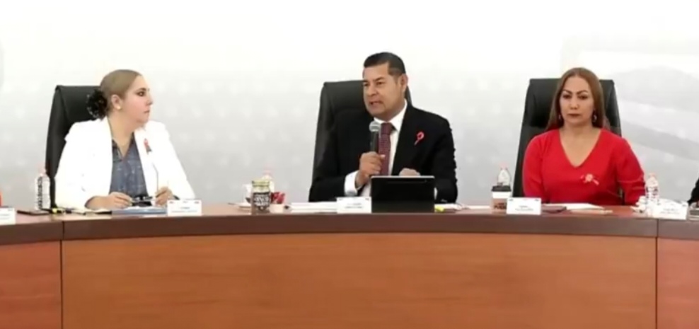 Screenshot_20250825_120227_com_twitter_android_ImmersiveMediaPlayerActivity_edit_571033210736019