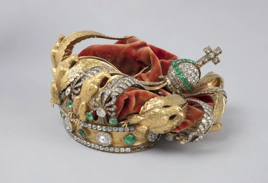 corona-robada-museo-de-louvre