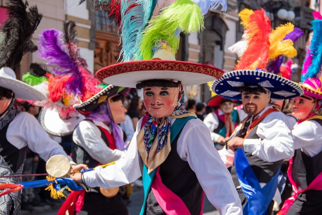 b97ec769-desfile_de_huehues_02-jar-ei