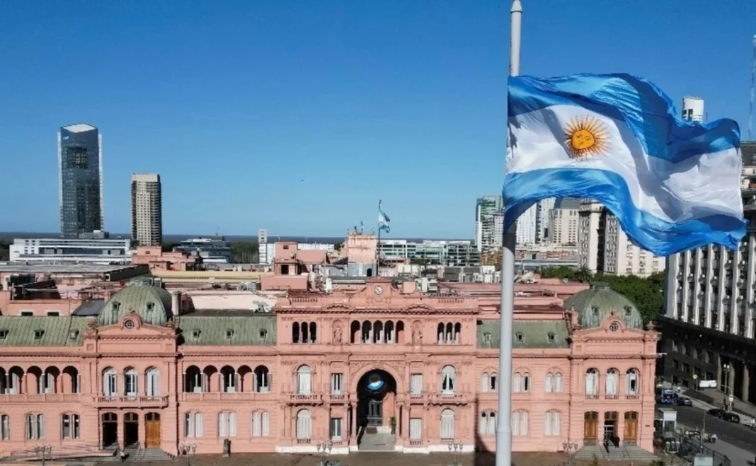argentina-denuncia-transito-ilegal-de-buque-britanico-cerca-de-las-islas-malvinas_a826a2d6-2a99-42b7-9352-49a185c22679_medialjnimgndimage=fullsize